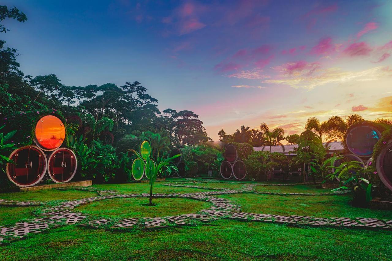 阿雷纳背包客度假村旅馆 La Fortuna 外观 照片 The Labyrinth at the University of the West Indies, Cave Hill Campus