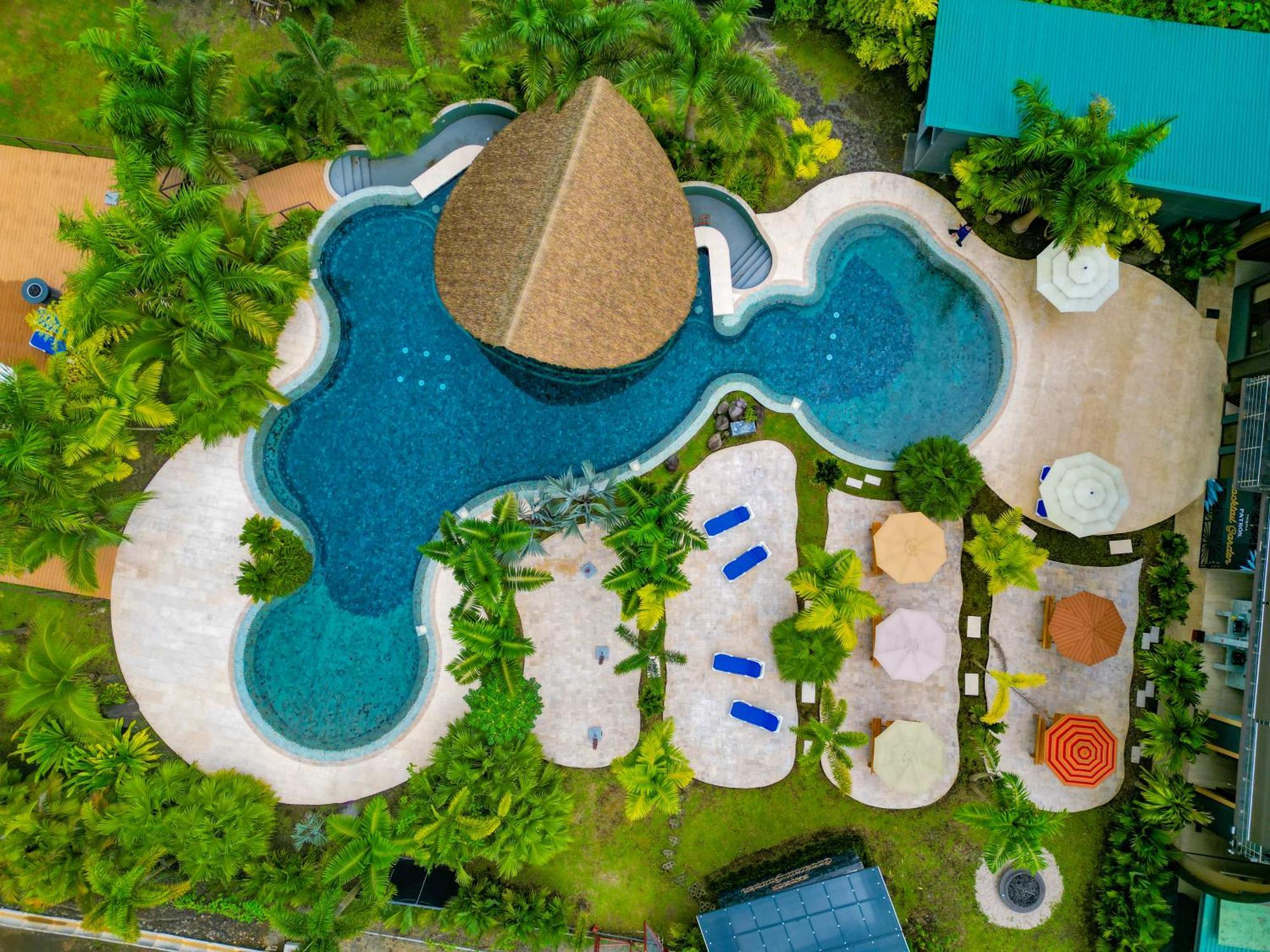 阿雷纳背包客度假村旅馆 La Fortuna 外观 照片 Aerial view of the resort